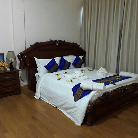 Famous Hotel Лойко Екстер'єр фото